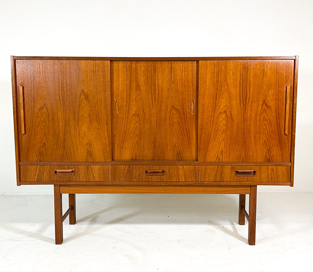 ATTR. FARSO MOBLER DANISH TEAK SIDEBOARD C. 1970S (1 of 19)