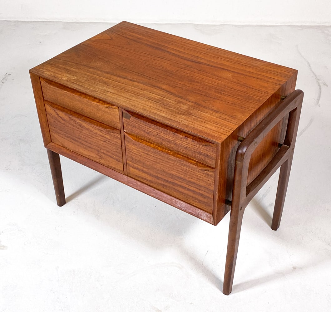 ARNE VODDER DANISH TEAK SIDE CHEST C. 1960S (1 of 19)