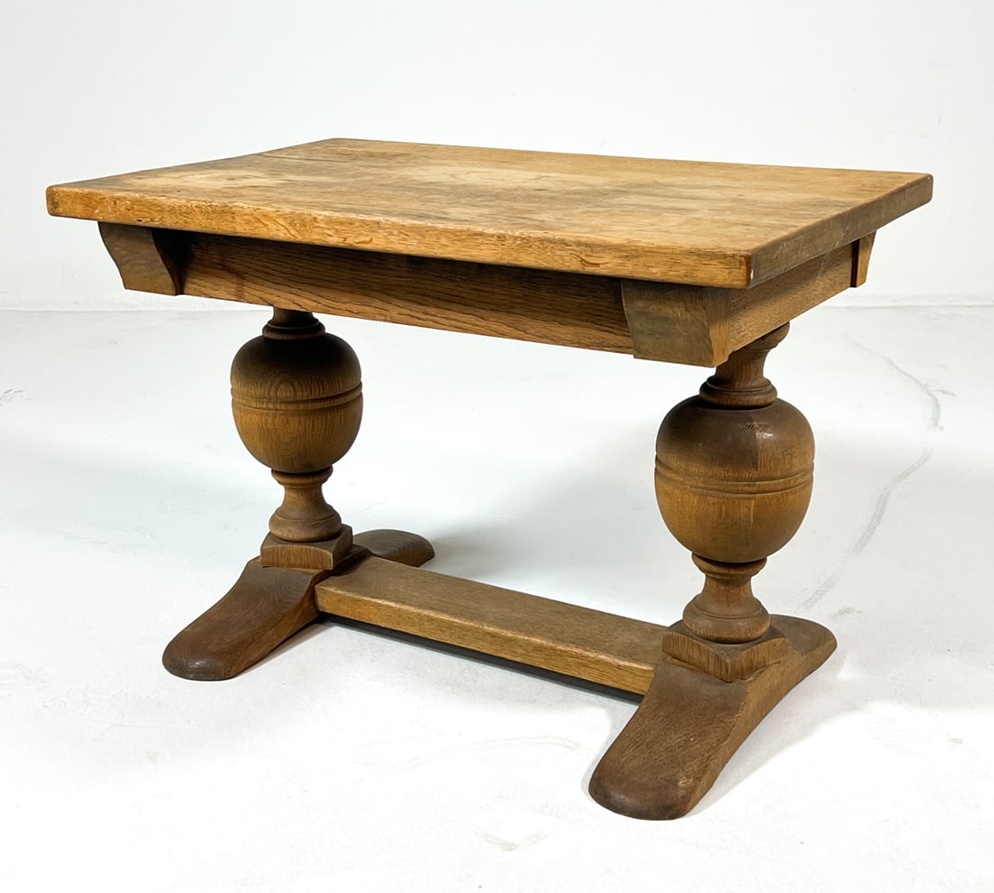 ANTIQUE SCANDINAVIAN OAK SIDE TABLE 19TH C. (1 of 15)