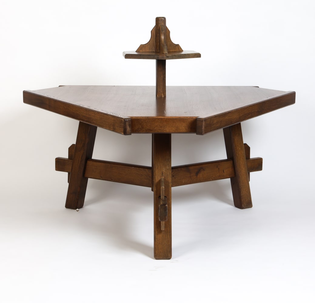 BRUTALIST TRIANGULAR DUTCH OAK DINING TABLE 1970S - 12