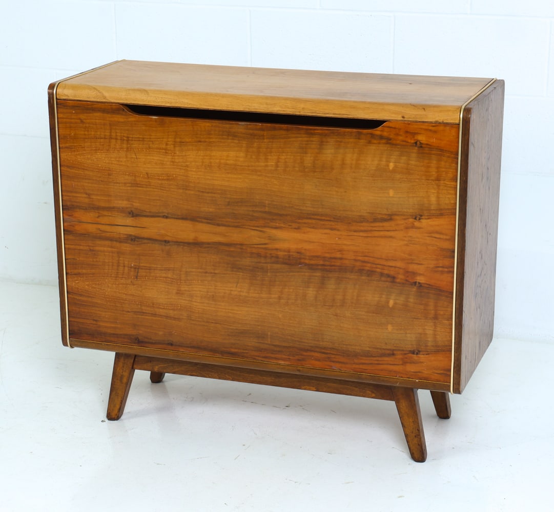 BOHUMIL LANDSMAN FOR JITONA CZECH OAK CABINET (1 of 20)