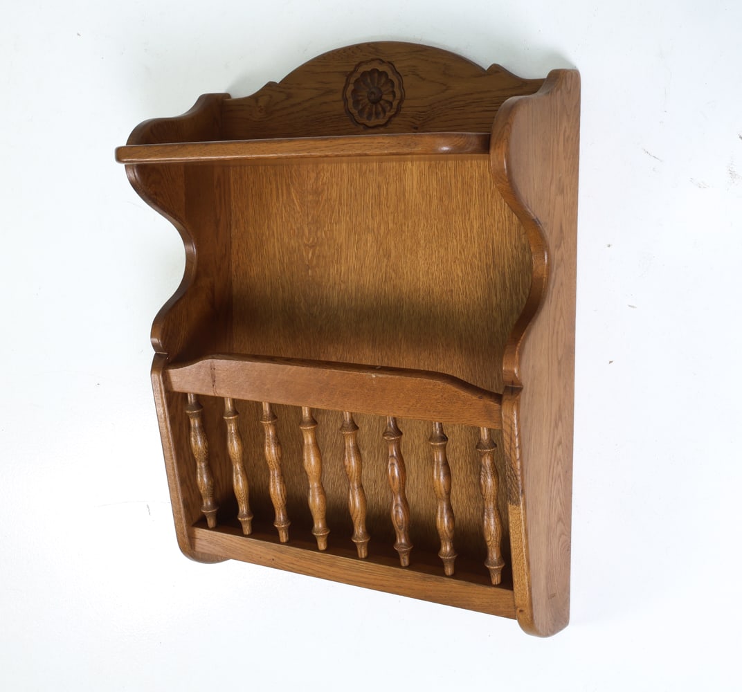 ARTS & CRAFTS STYLE POLISH OAK WALL SHELF C. 1950S (1 of 10)