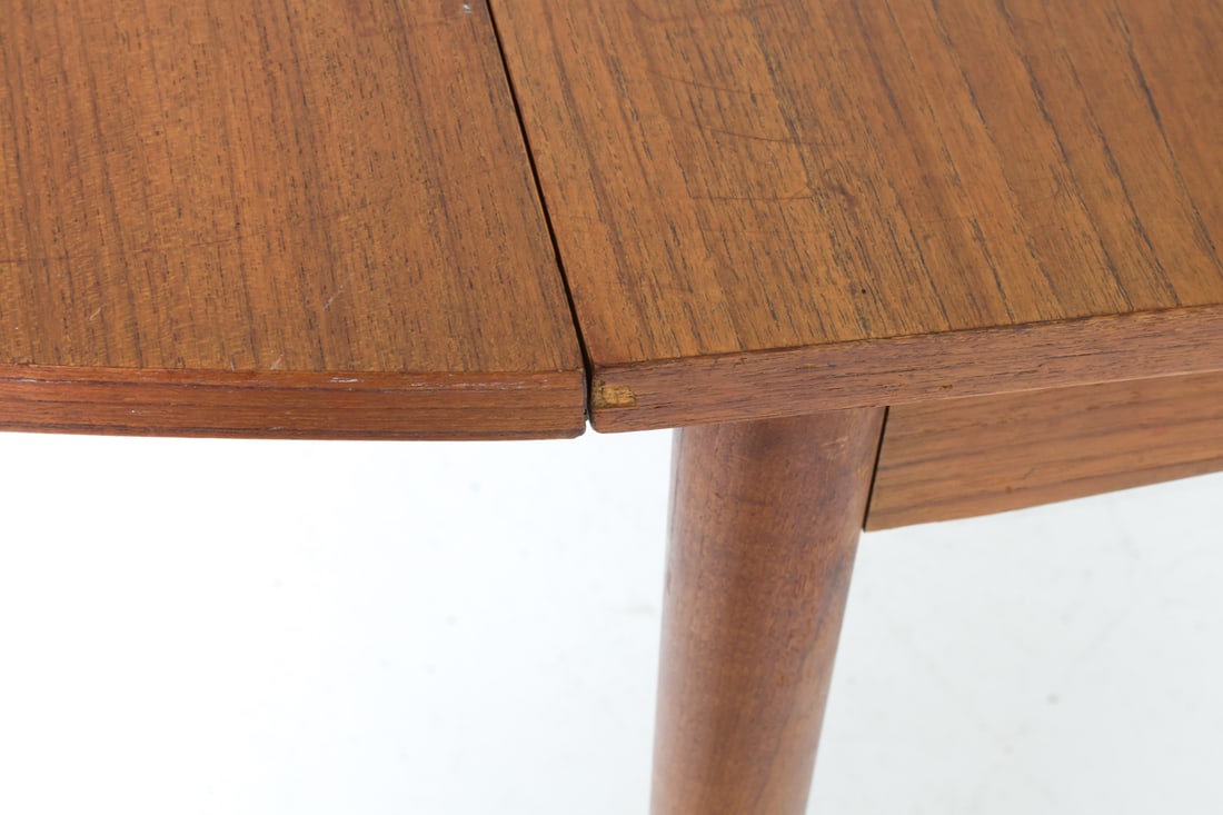 VODDER STYLE DANISH TEAK EXTENDING DINING TABLE - 11