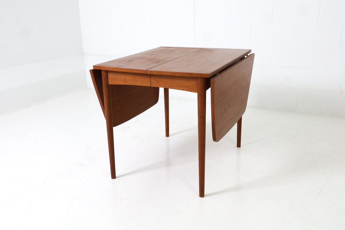 VODDER STYLE DANISH TEAK EXTENDING DINING TABLE - 13