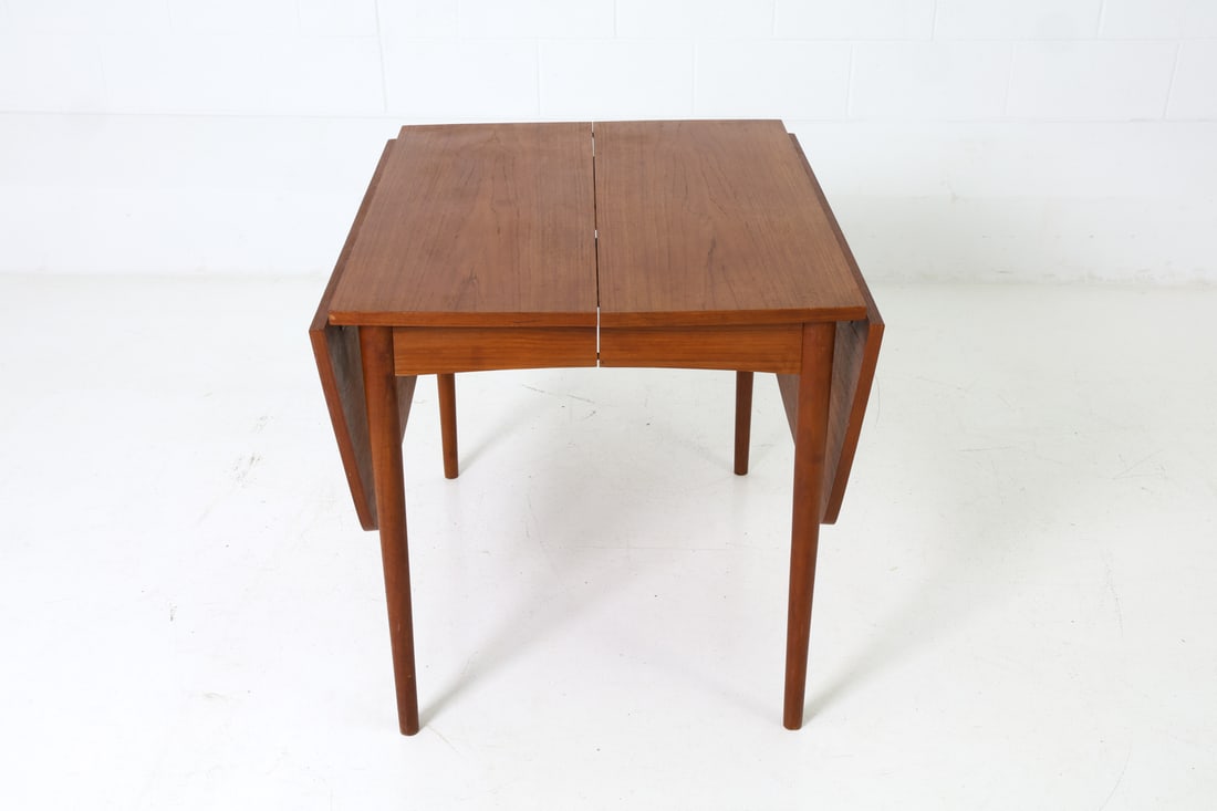 VODDER STYLE DANISH TEAK EXTENDING DINING TABLE - 15