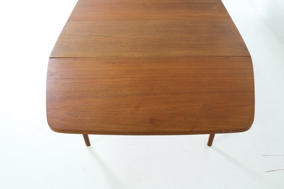 VODDER STYLE DANISH TEAK EXTENDING DINING TABLE - 7