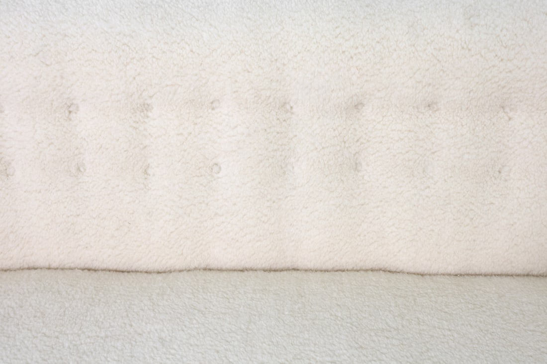 ATTR. FRITZ HANSEN MODEL 1669 LAMBSWOOL SOFA 1950S - 7