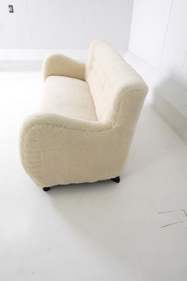 ATTR. FRITZ HANSEN MODEL 1669 LAMBSWOOL SOFA 1950S - 8