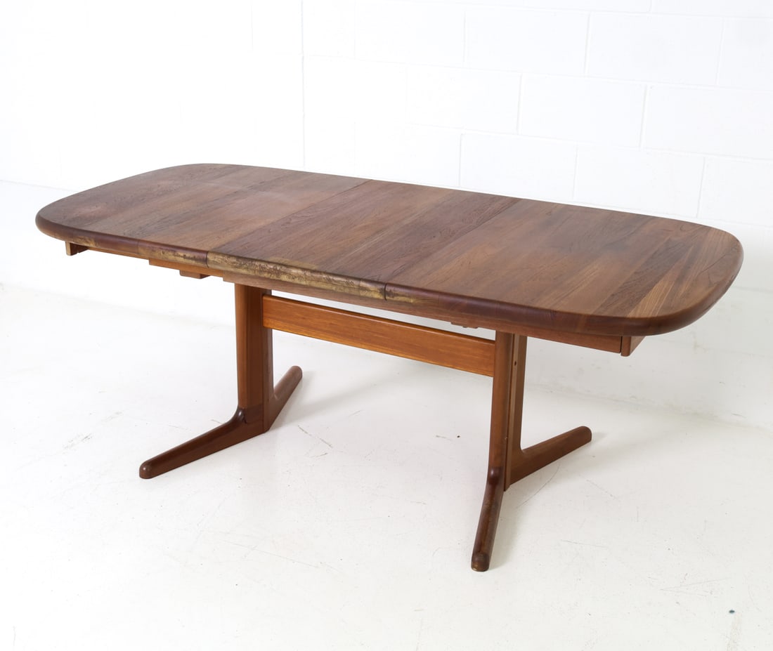 SKOVBY DANISH TEAK EXTENDING DINING TABLE (1 of 1)