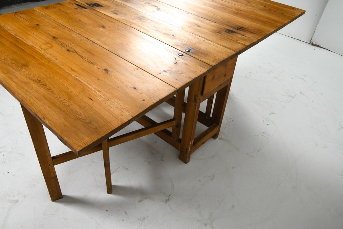 SWEDISH PINE GATE-LEG EXTENDING DINING TABLE - 9