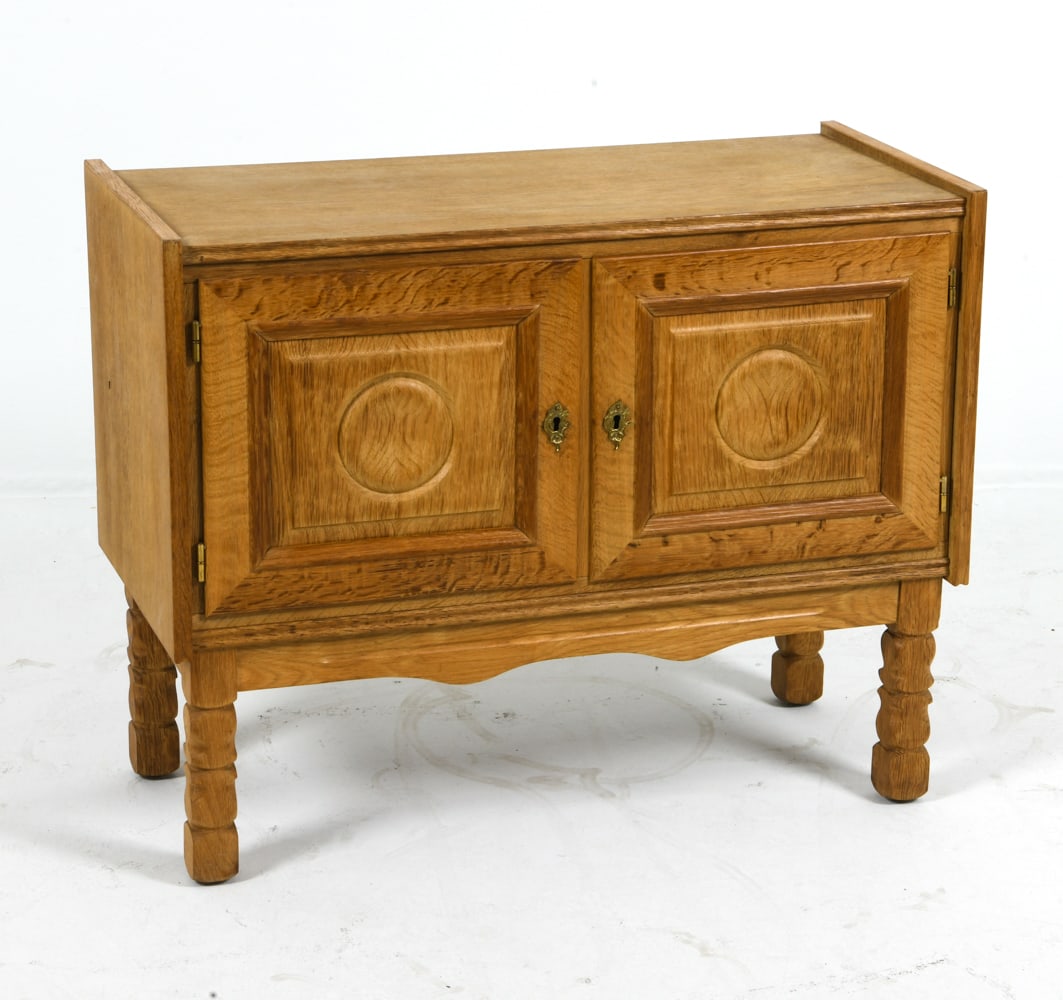 KJAERNULF STYLE DANISH OAK CABINET C. 1970S (1 of 1)