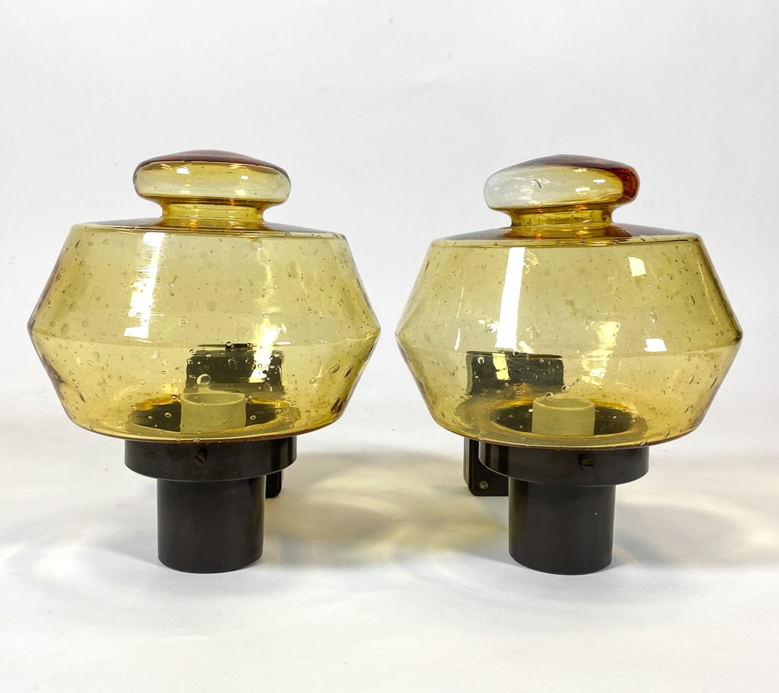 PAIR OF DANISH GLASS WALL SCONCES C. 1970S (1 of 18)
