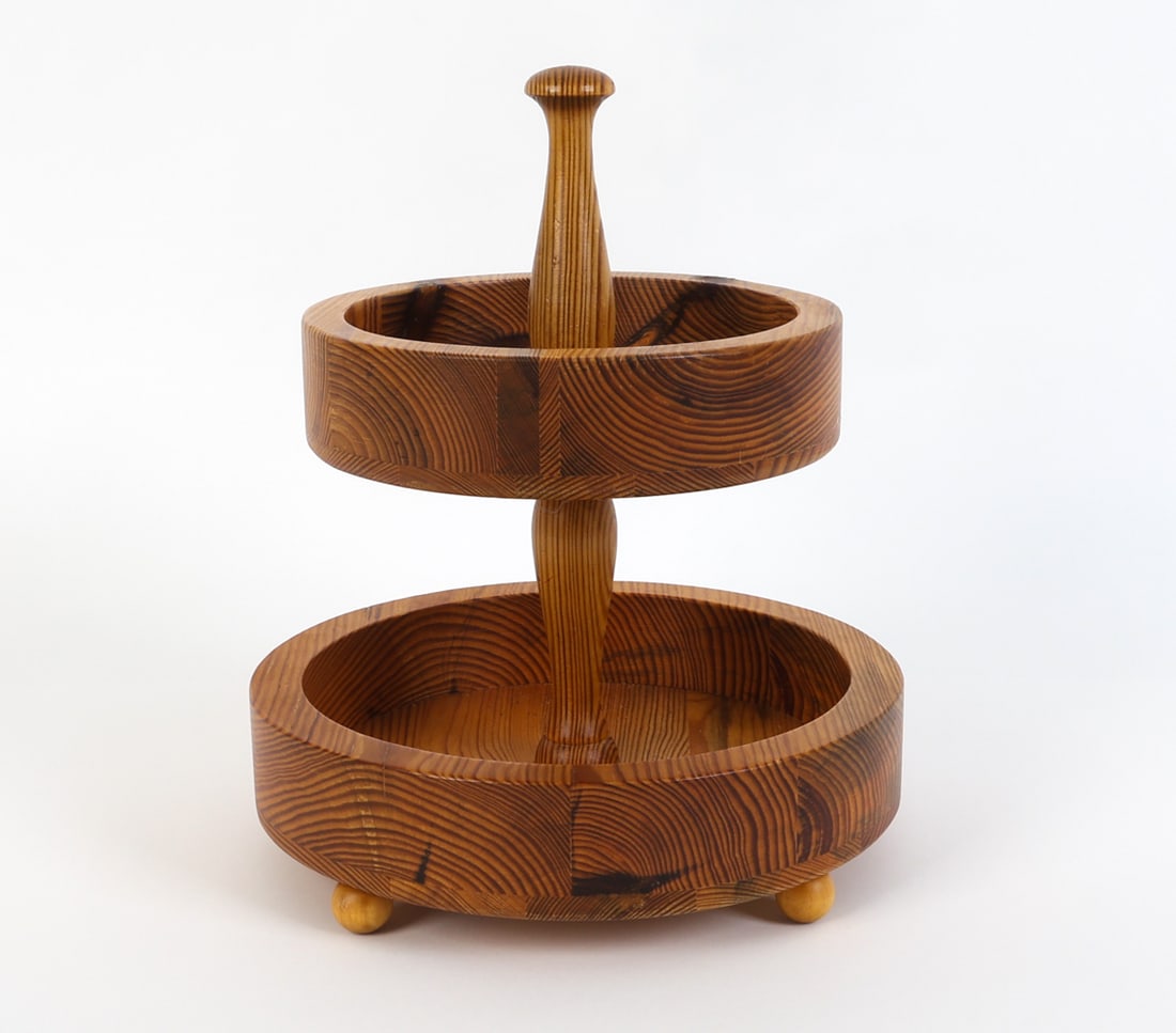 SMALANDS SLOJD VARNAMO SWEDISH PINE BONBON TRAY: Swedish pine little bonbon tray. Labeled "Smalandsslojd Varnamo - Swedan Design Stig Johnsson" underneath. Sweden, circa 1970's Dimensions: H 12" x Dia.9.75 " Condition: Minor stress crack to bottom