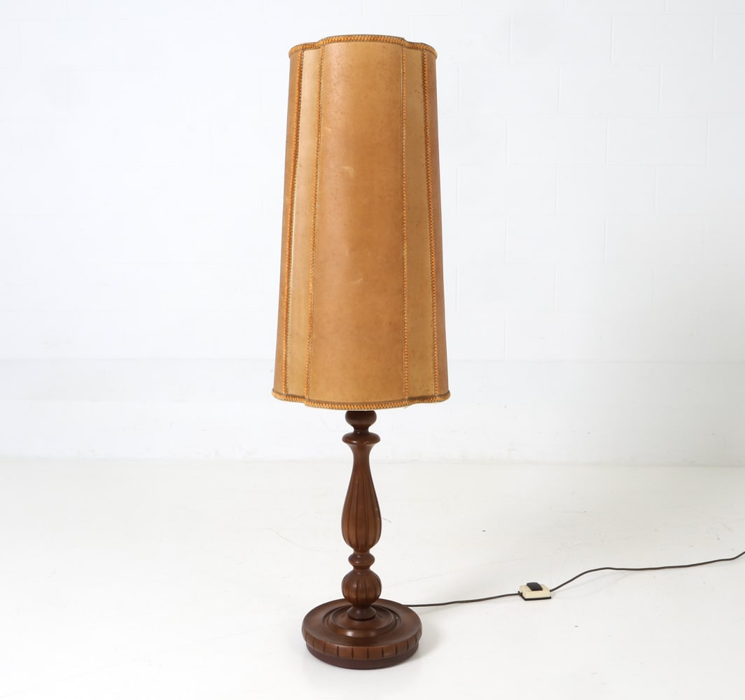 DUTCH TURNED OAK FLOOR LAMP C. 1970S (1 of 18)