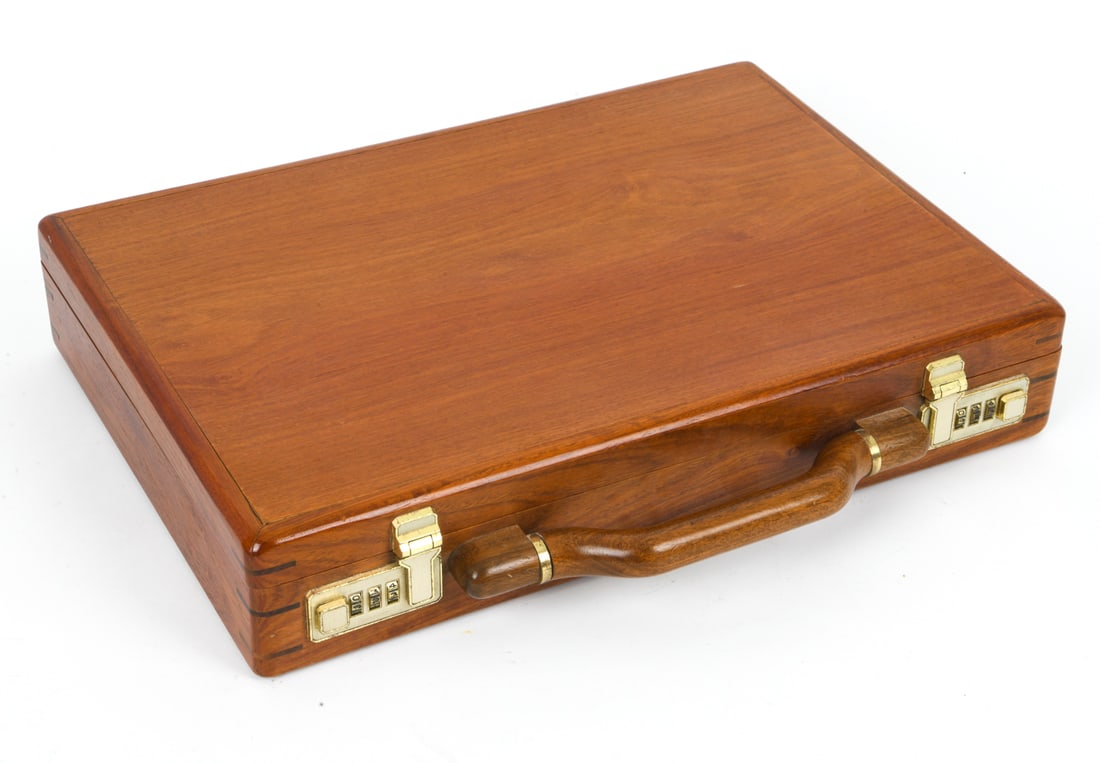 VINTAGE CRAFT MADE WOODEN ATTACHE BRIEFCASE (1 of 1)