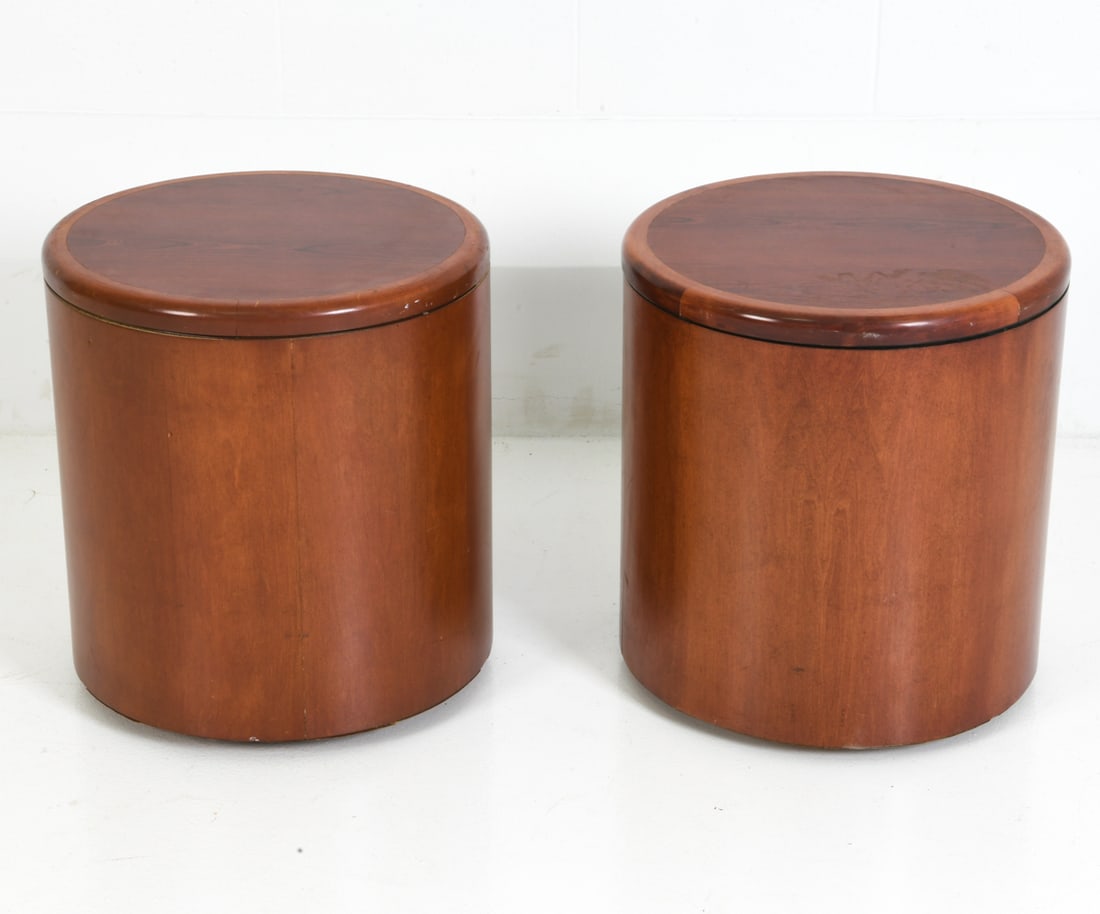 PAIR OF 20TH-CENTURY PEDESTAL SIDE TABLES (1 of 1)