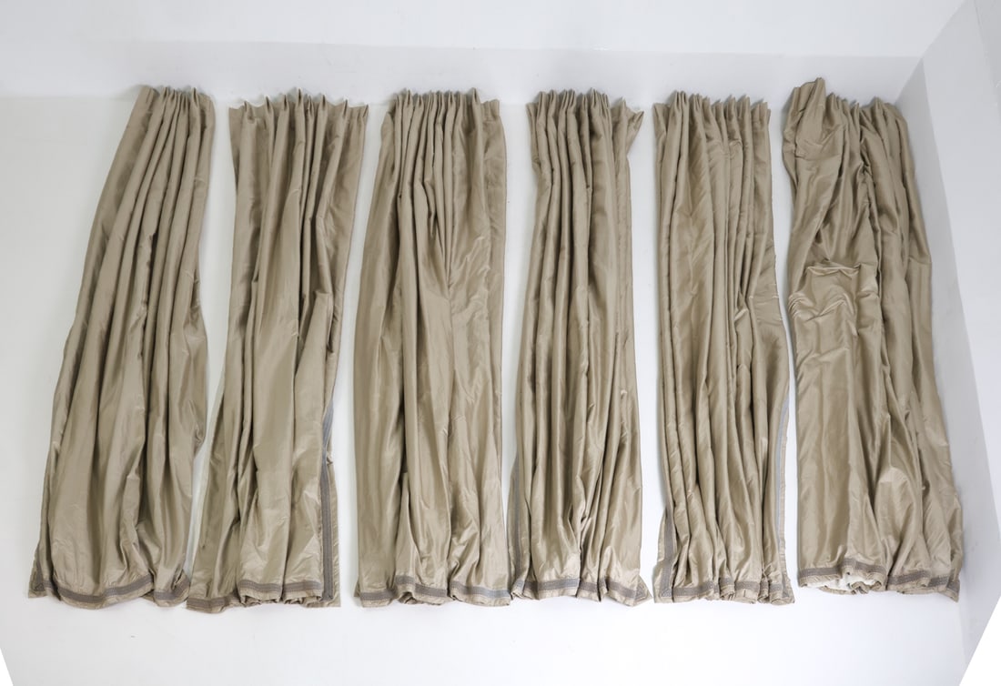 (6) ROYAL VELVET CURTAINS GROUPING (1 of 1)