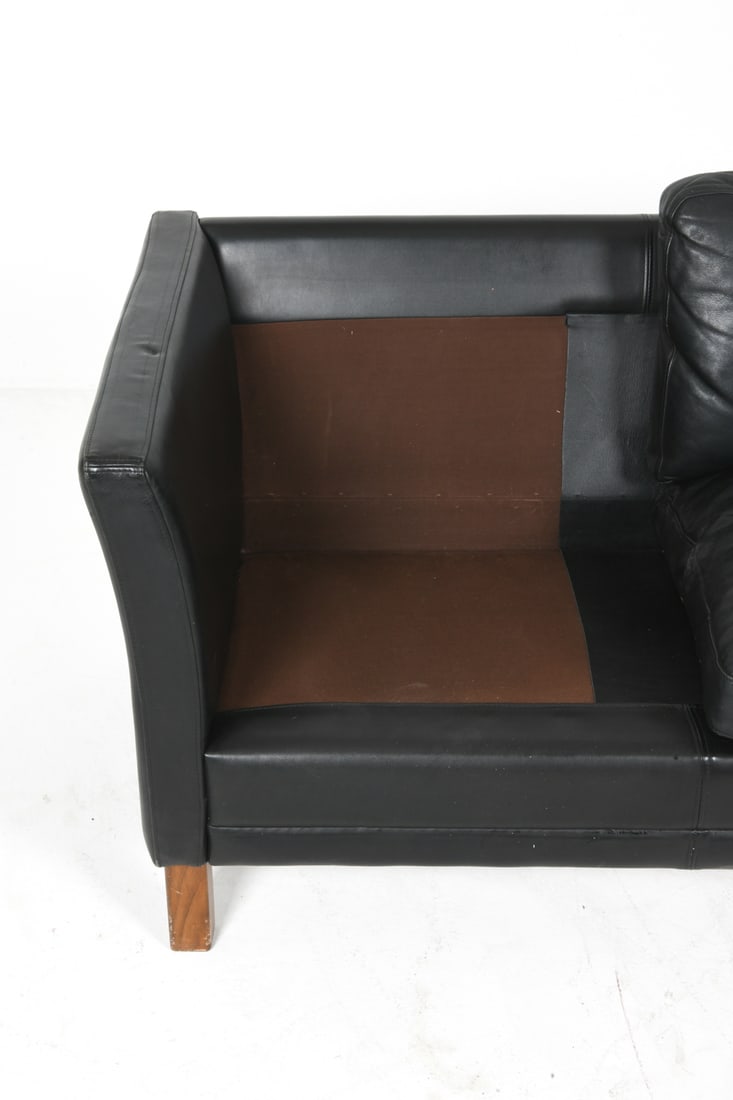 WIELS MOBLER DANISH LEATHER SOFA - 7