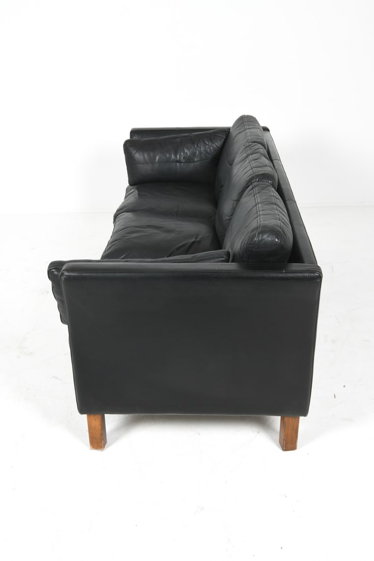 WIELS MOBLER DANISH LEATHER SOFA - 9
