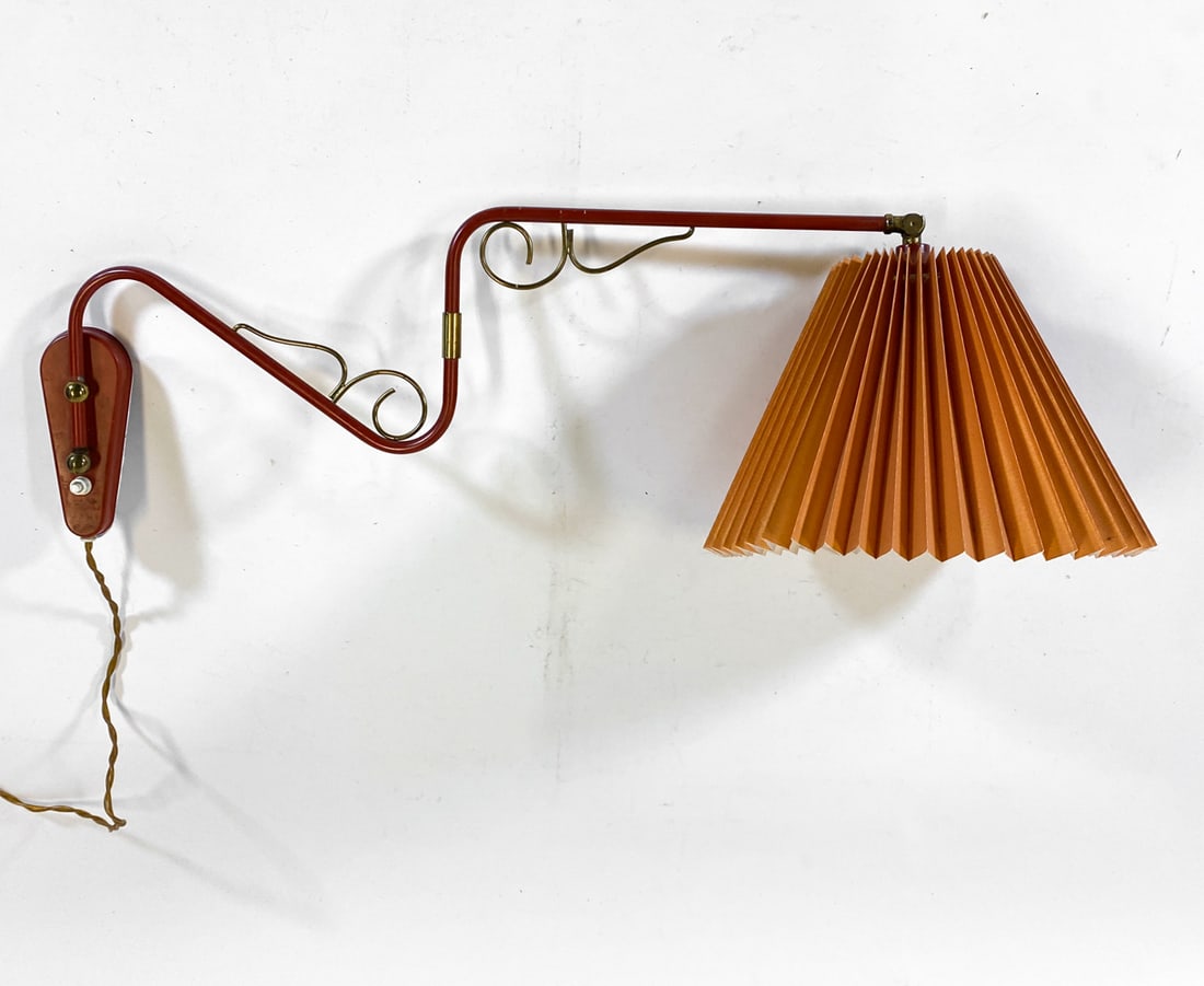 SCANDINAVIAN ARTICULATING WALL SCONCE C. 1950S (1 of 10)