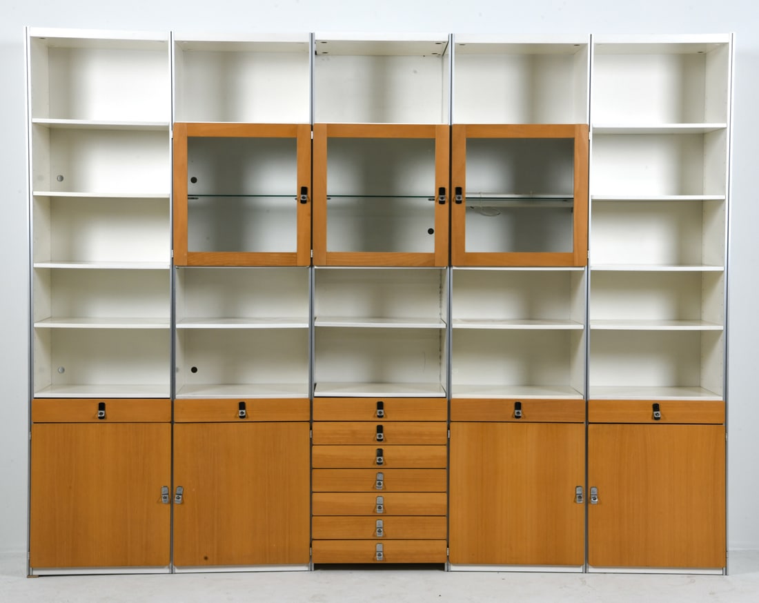 ANTONIO GIOIA FOR DUX "AVANTI" WALL UNIT C. 1980S: Modular system wall unit with cabinets, drawers and adjustable shelves in beech frame and painted wood. Glass-fronted doors and shelves. Chrome metal hardware and brushed aluminum parts to front