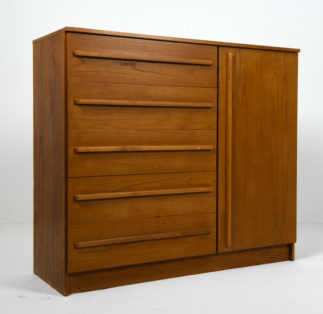 STYLE OF TORRING DANISH TEAK CABINET C. 1960S (1 of 1)