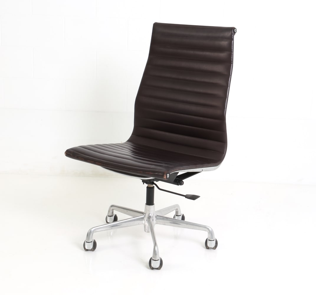 EAMES HERMAN MILLER MANAGEMENT CHAIR (1 of 19)