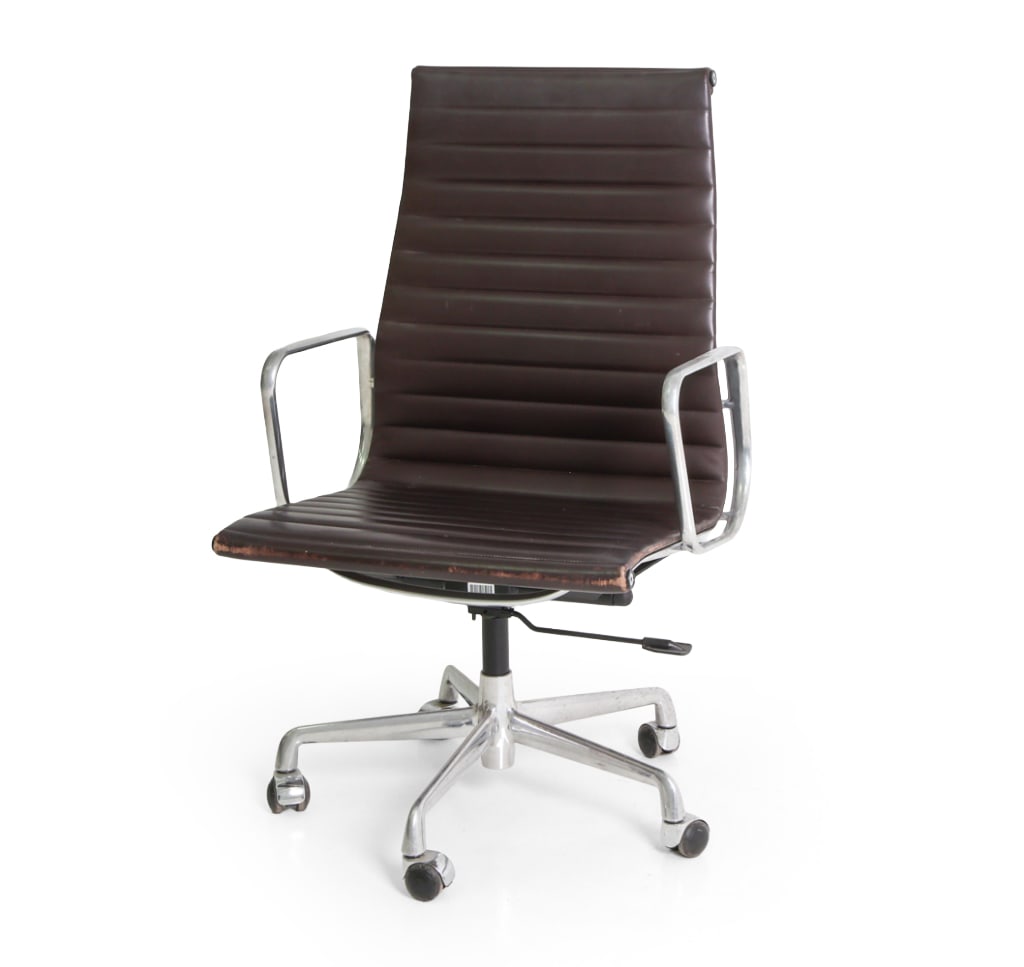 EAMES HERMAN MILLER MANAGEMENT CHAIR (1 of 19)