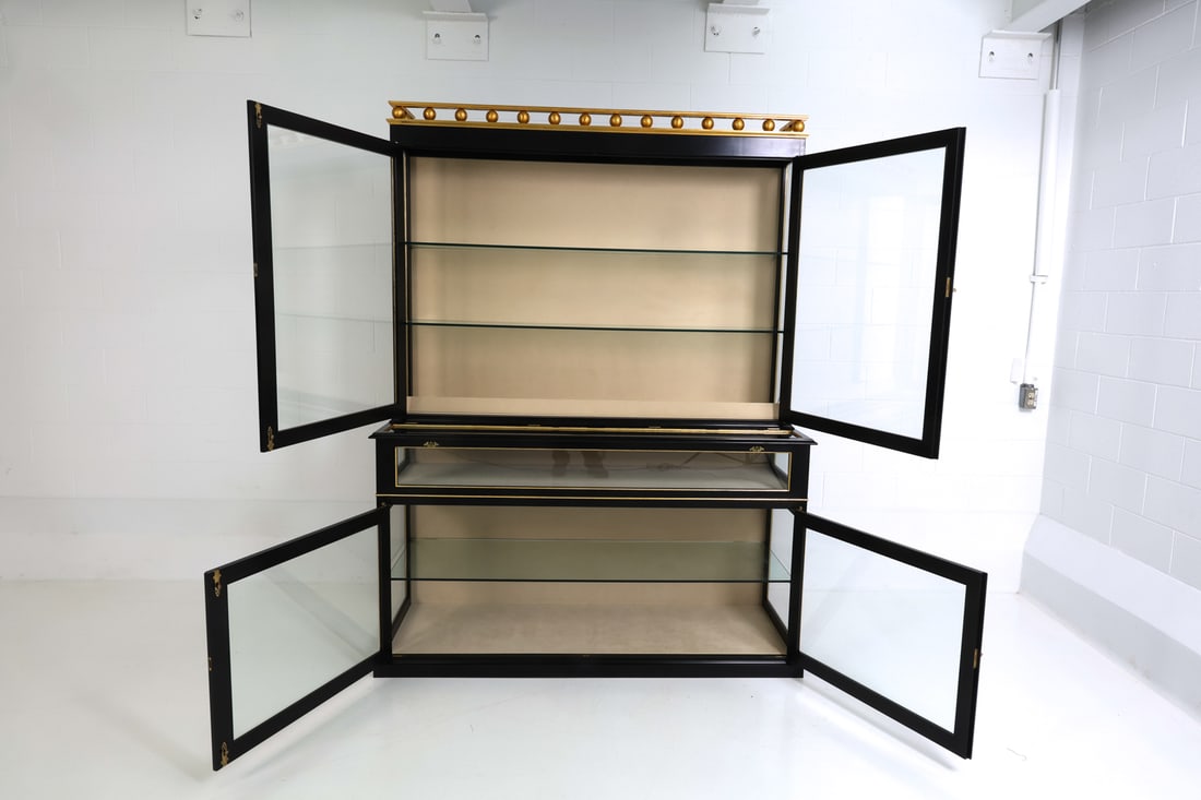 SMITH & WATSON EBONIZED DISPLAY VITRINE - 10