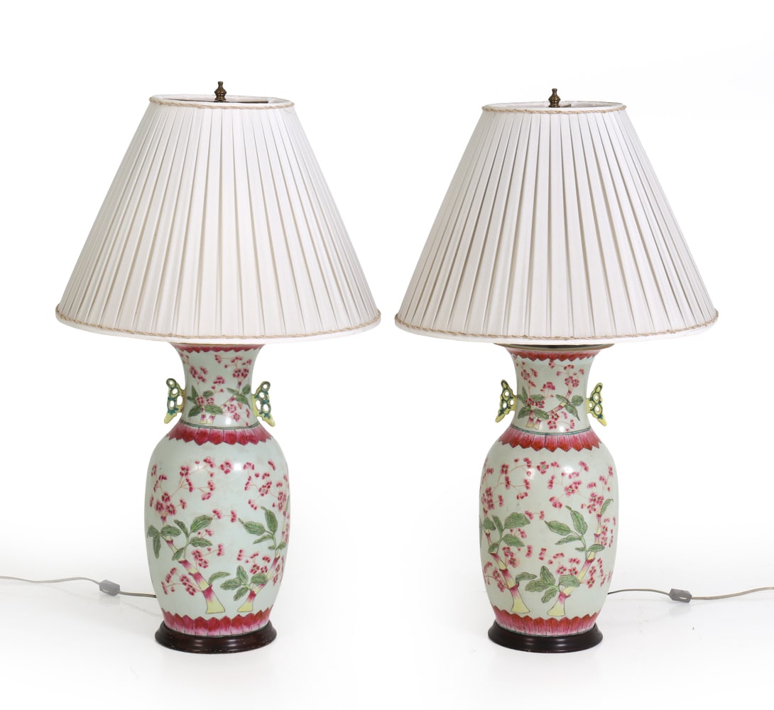 PAIR OF CHINESE PORCELAIN VASE TABLE LAMPS (1 of 16)