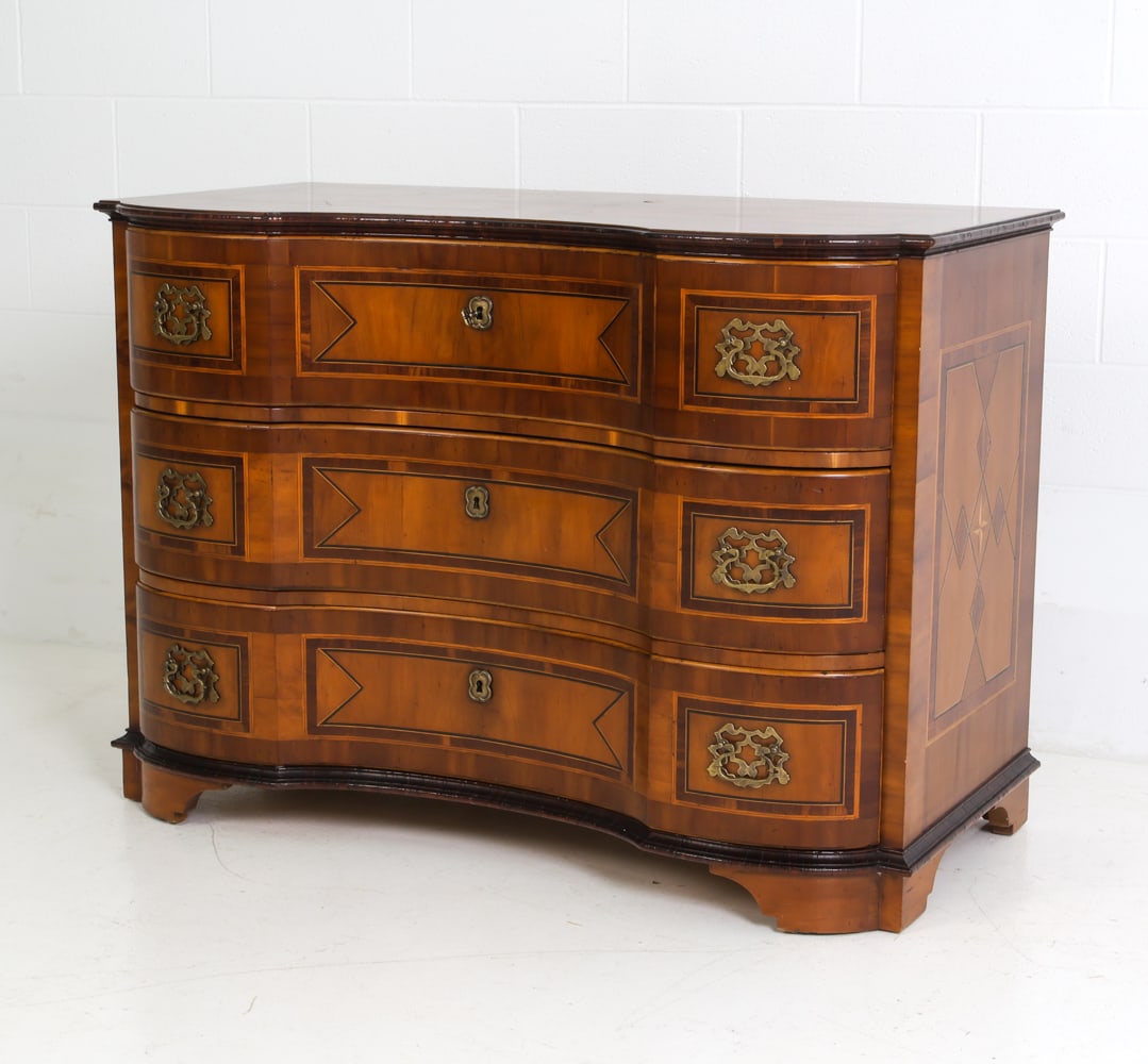 ALFONSO MARINA GEORGIAN STYLE CHEST OF DRAWERS (1 of 20)