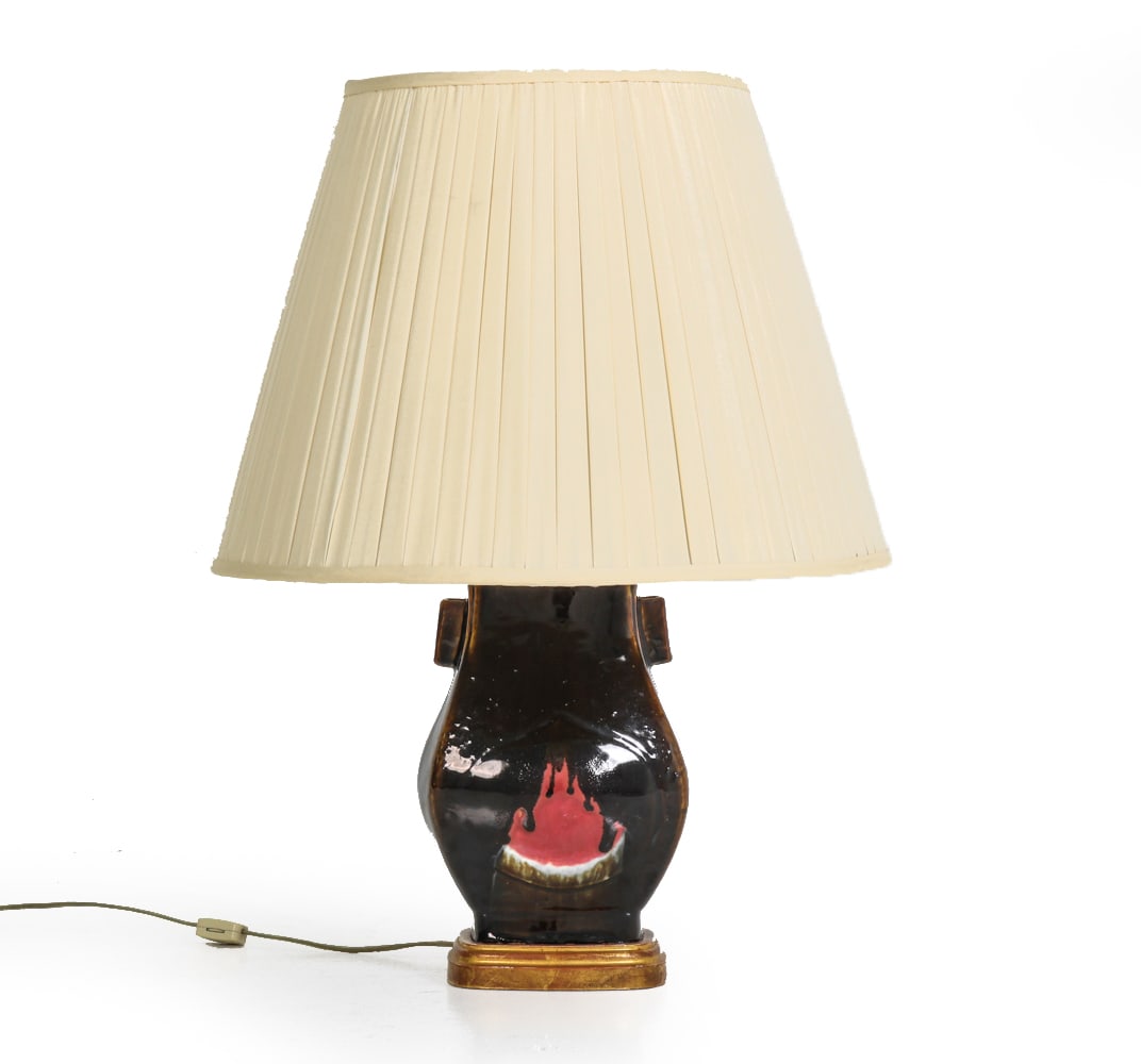 CHINESE CERAMIC VASE TABLE LAMP (1 of 16)