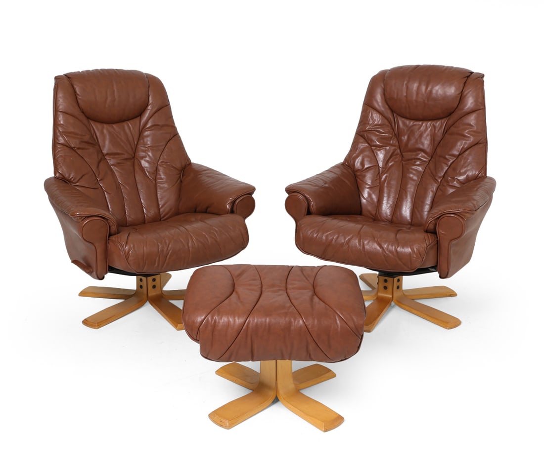 PAIR OF SKOGHAUG LEATHER LOUNGE CHAIRS & OTTOMAN (1 of 16)