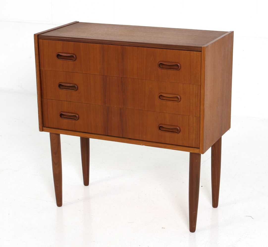STYLE OF VODDER DANISH TEAK CHEST OF DRAWERS 1960S (1 of 16)
