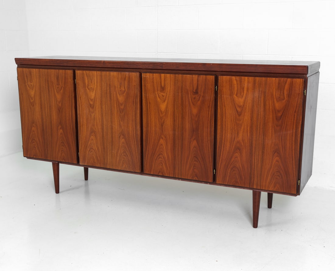 SKOVBY DANISH ROSEWOOD SIDEBOARD C. 1960S (1 of 19)