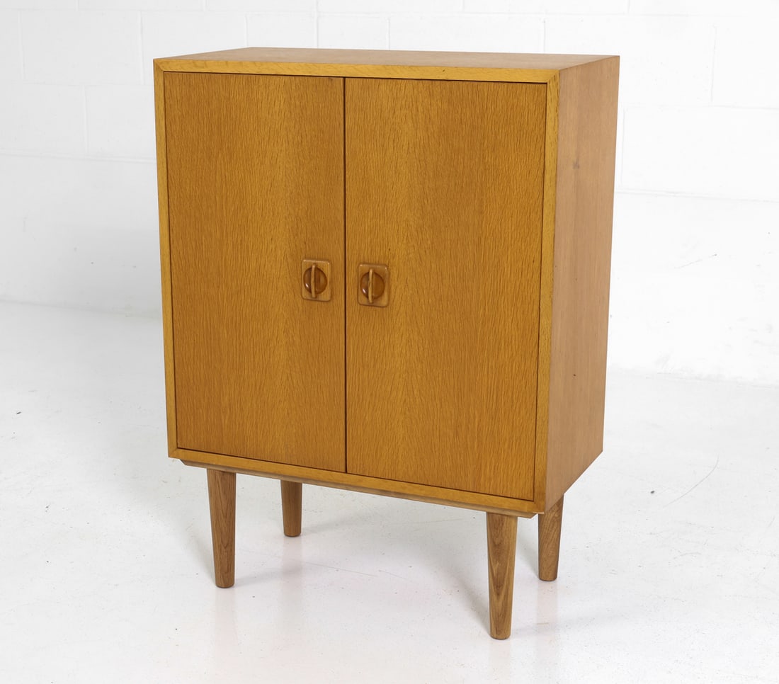 MOGENSEN STYLE DANISH OAK CABINET C. 1970S (1 of 17)