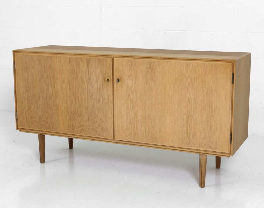ATTR. CARLO JENSEN FOR HUNDEVAD OAK CABINET 1960S (1 of 18)