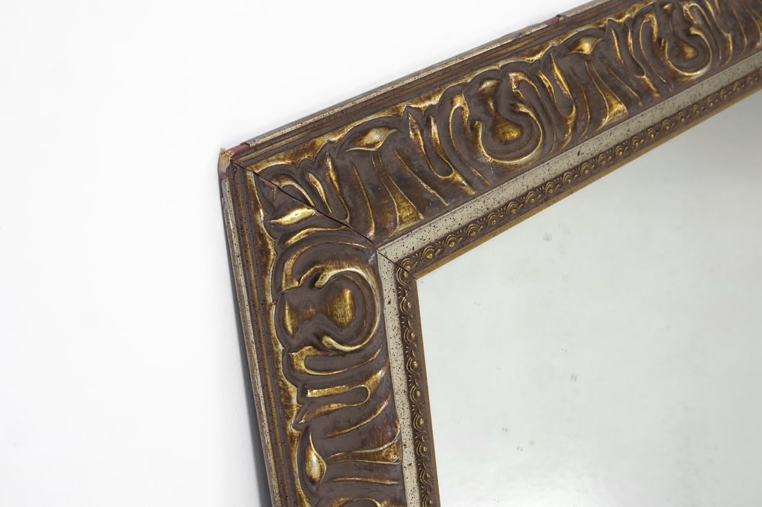 CONTEMPORARY DECORATIVE WALL MIRROR - 2