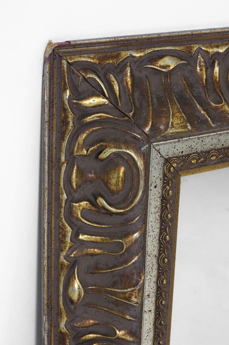 CONTEMPORARY DECORATIVE WALL MIRROR - 5