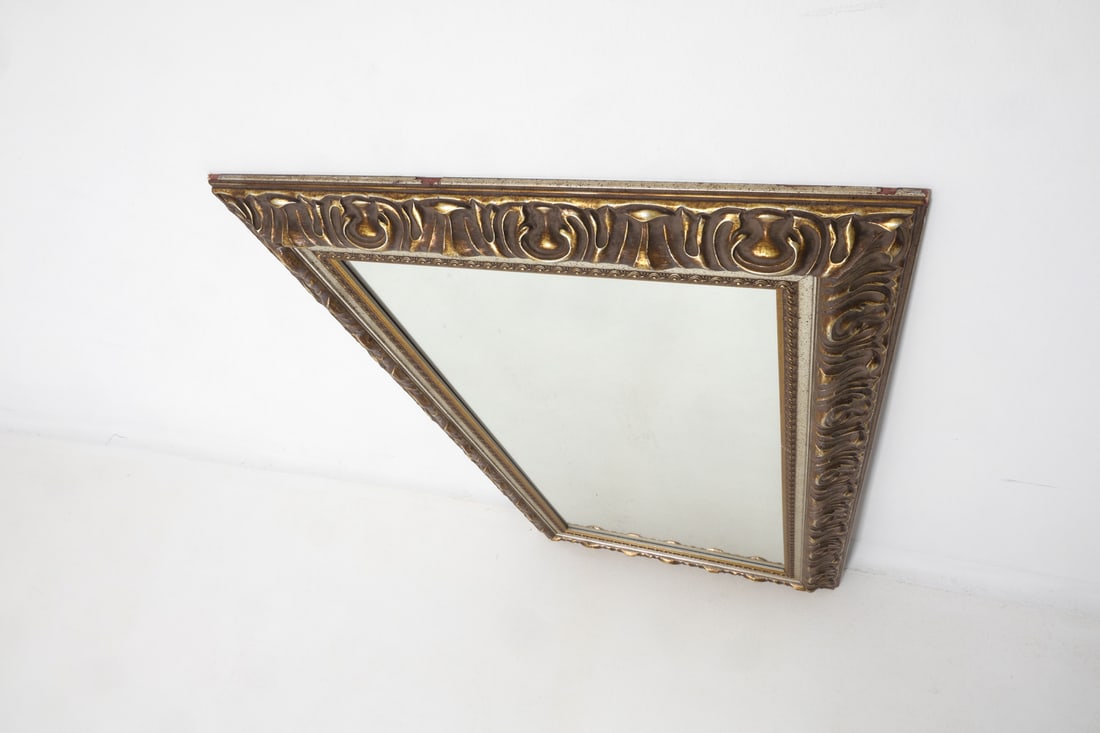 CONTEMPORARY DECORATIVE WALL MIRROR - 7