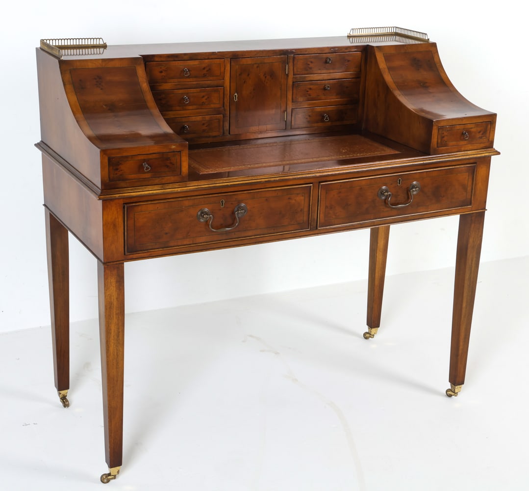 CARLTON HOUSE STYLE WALNUT WRITING DESK (1 of 13)