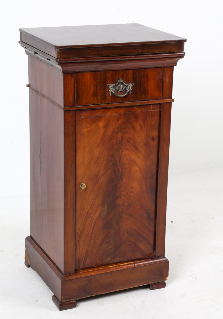 ANTIQUE ENGLISH MAHOGANY NIGHTSTAND CABINET (1 of 16)