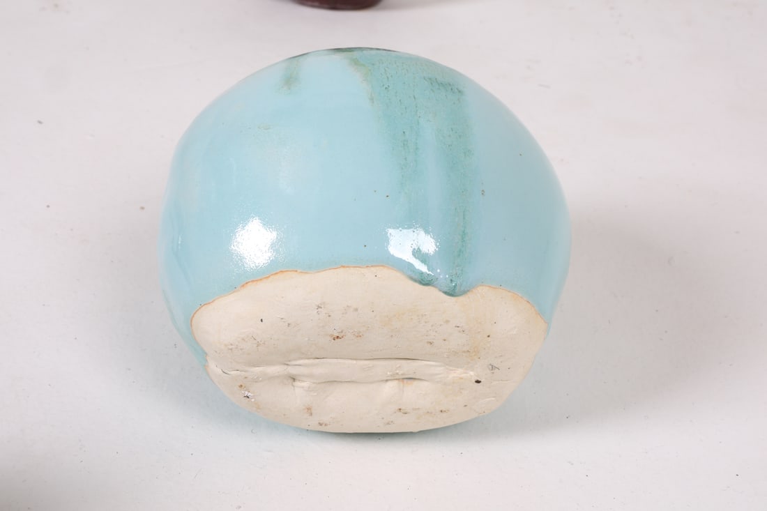 STUDIO CERAMIC VASE GROUPING - 16