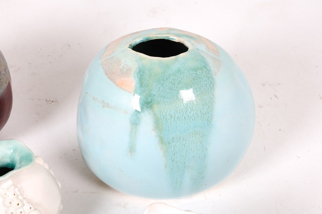 STUDIO CERAMIC VASE GROUPING - 8