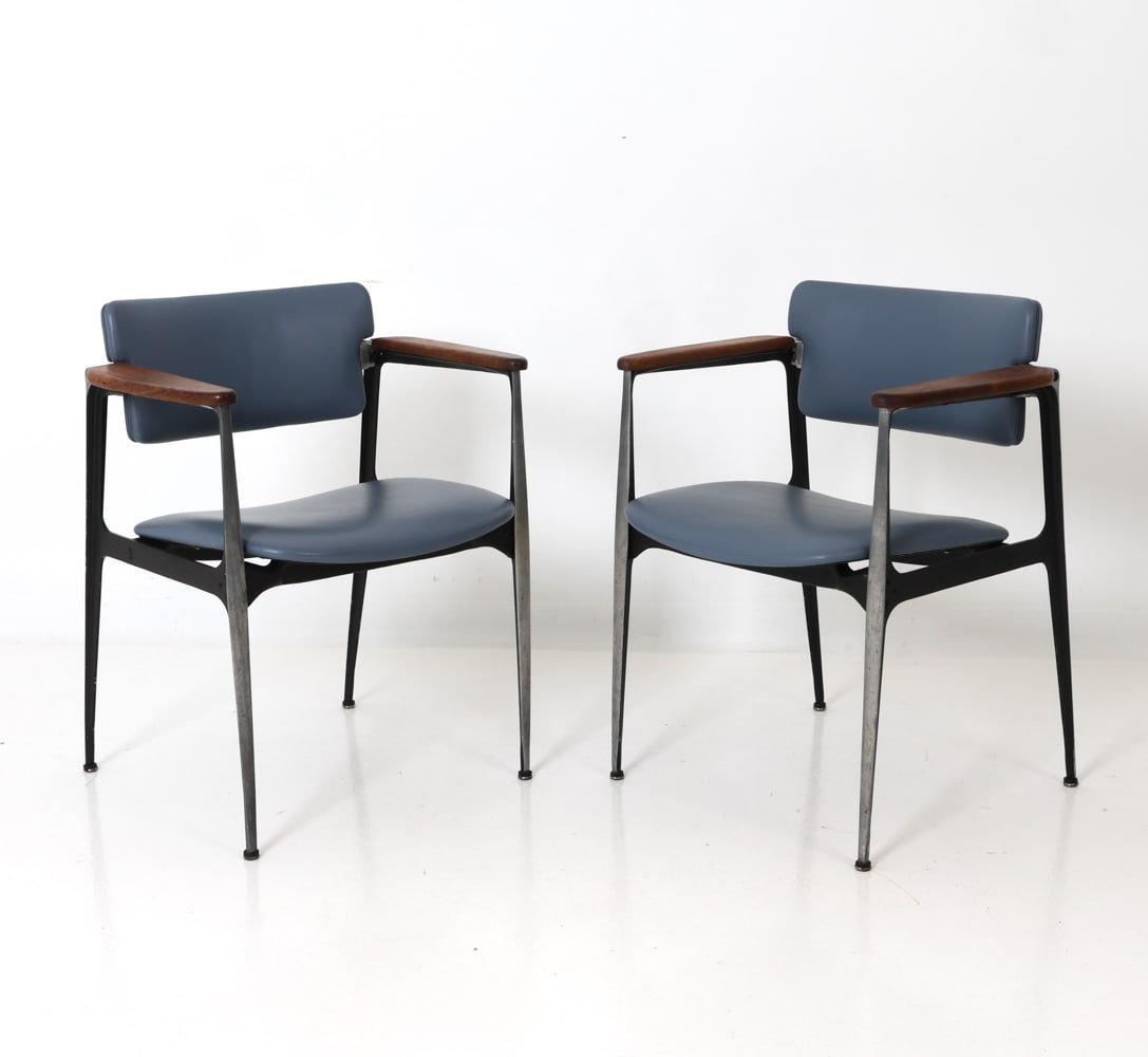 DAN JOHNSON SHELBY WILLIAMS ALUMINUM ARM CHAIRS: Gazelle chair in aluminum frame with walnut armrests and leather upholstery. Apparently unmarked. Circa 1960s. Dimensions: H 31" x W 24.5" x D 18" Condition: Wear consistent with age and use,