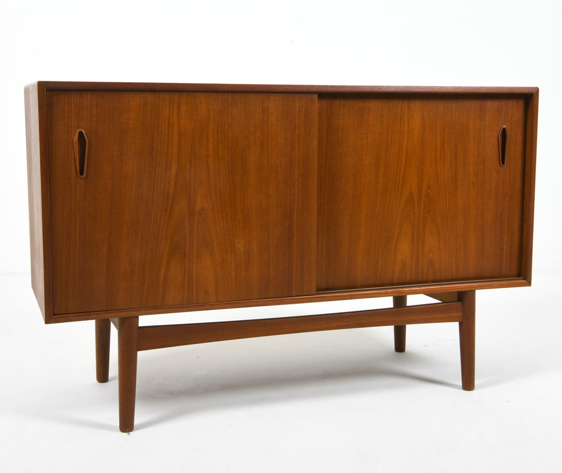 NILS JONSSON STYLE SWEDISH TEAK CABINET C. 1960S (1 of 15)
