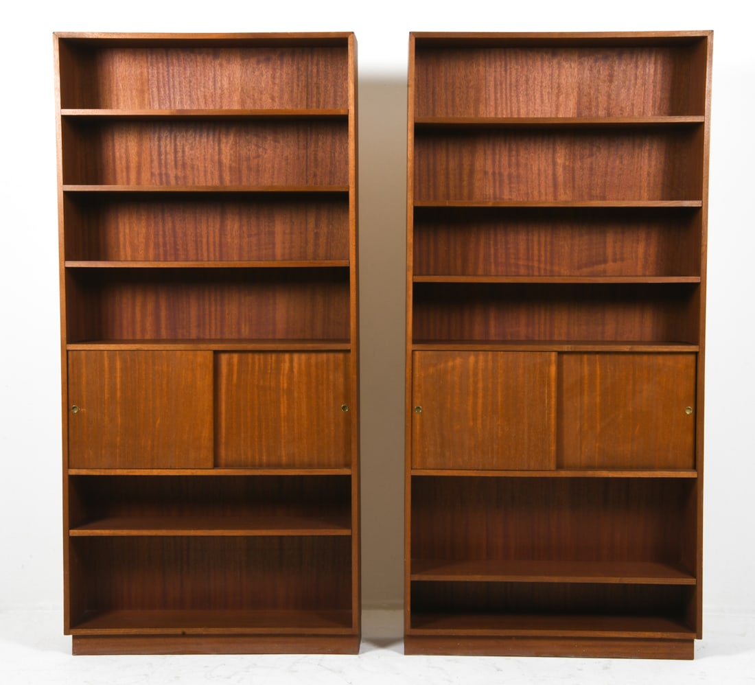 PAIR HUNDEVAD STYLE DANISH TEAK BOOKCASES C. 1960S (1 of 10)