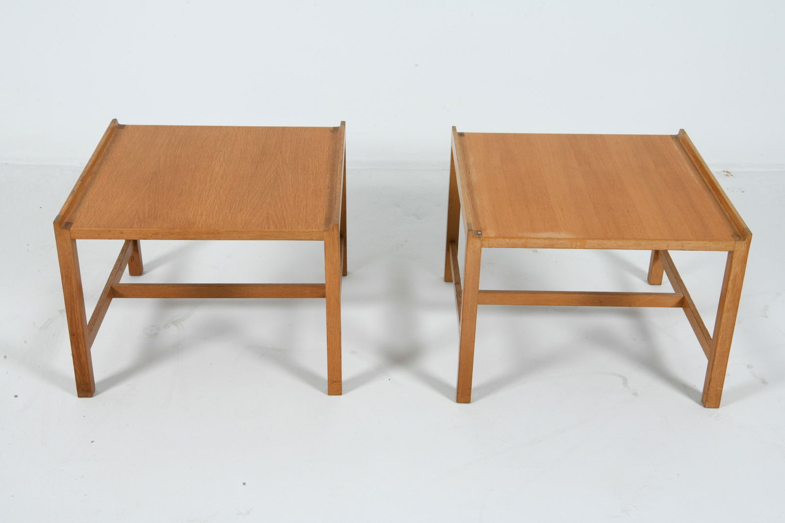 ATTR. BRODE BLINDHEIM OAK SIDE TABLES C. 1970S (1 of 10)