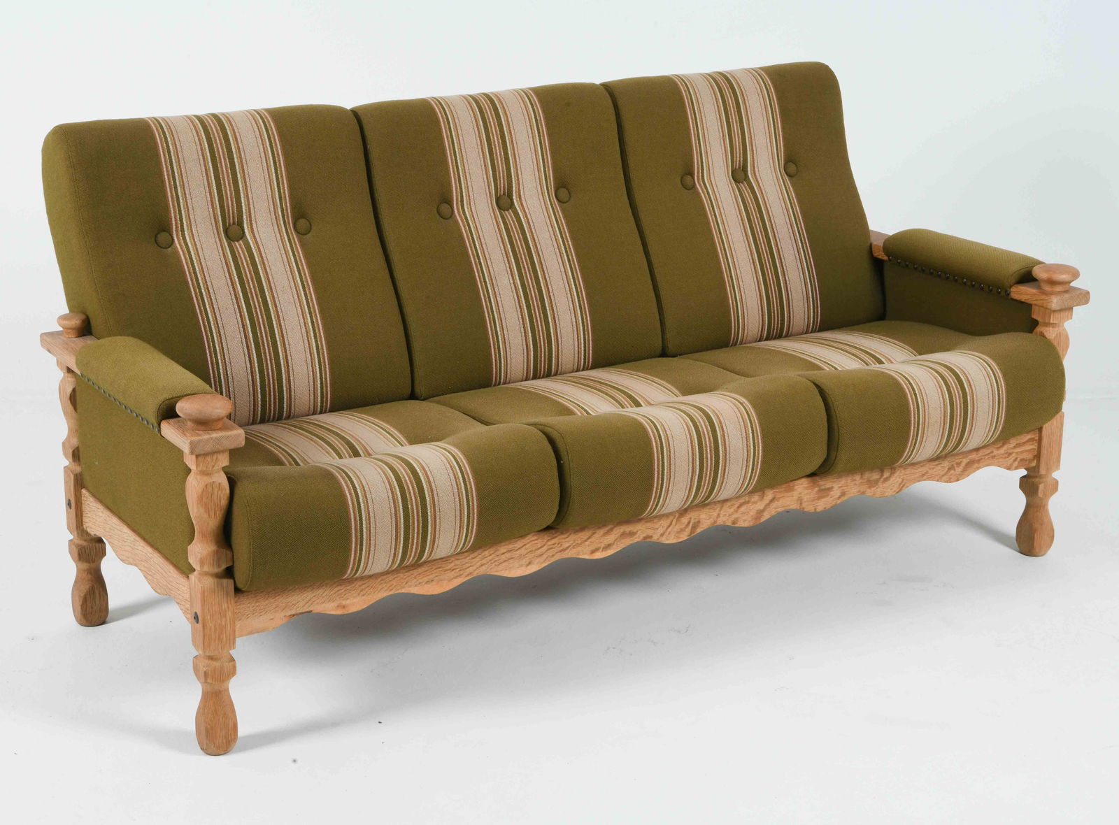 STYLE OF HENNING KJAERNULF DANISH OAK SOFA 1970S (1 of 11)