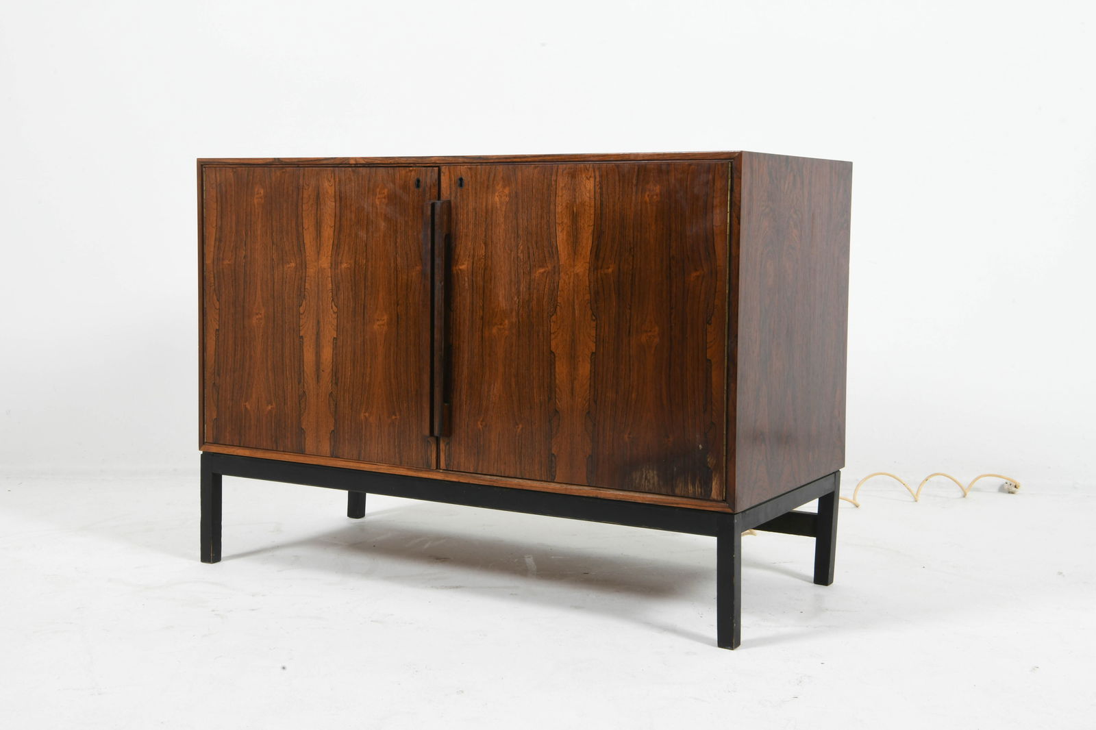 BERNADOTTE & BJORN DANISH ROSEWOOD BAR CABINET (1 of 16)